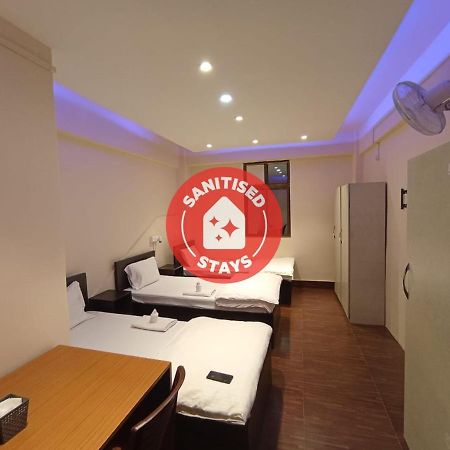 Oyo Thangal Hotel Imphal Buitenkant foto