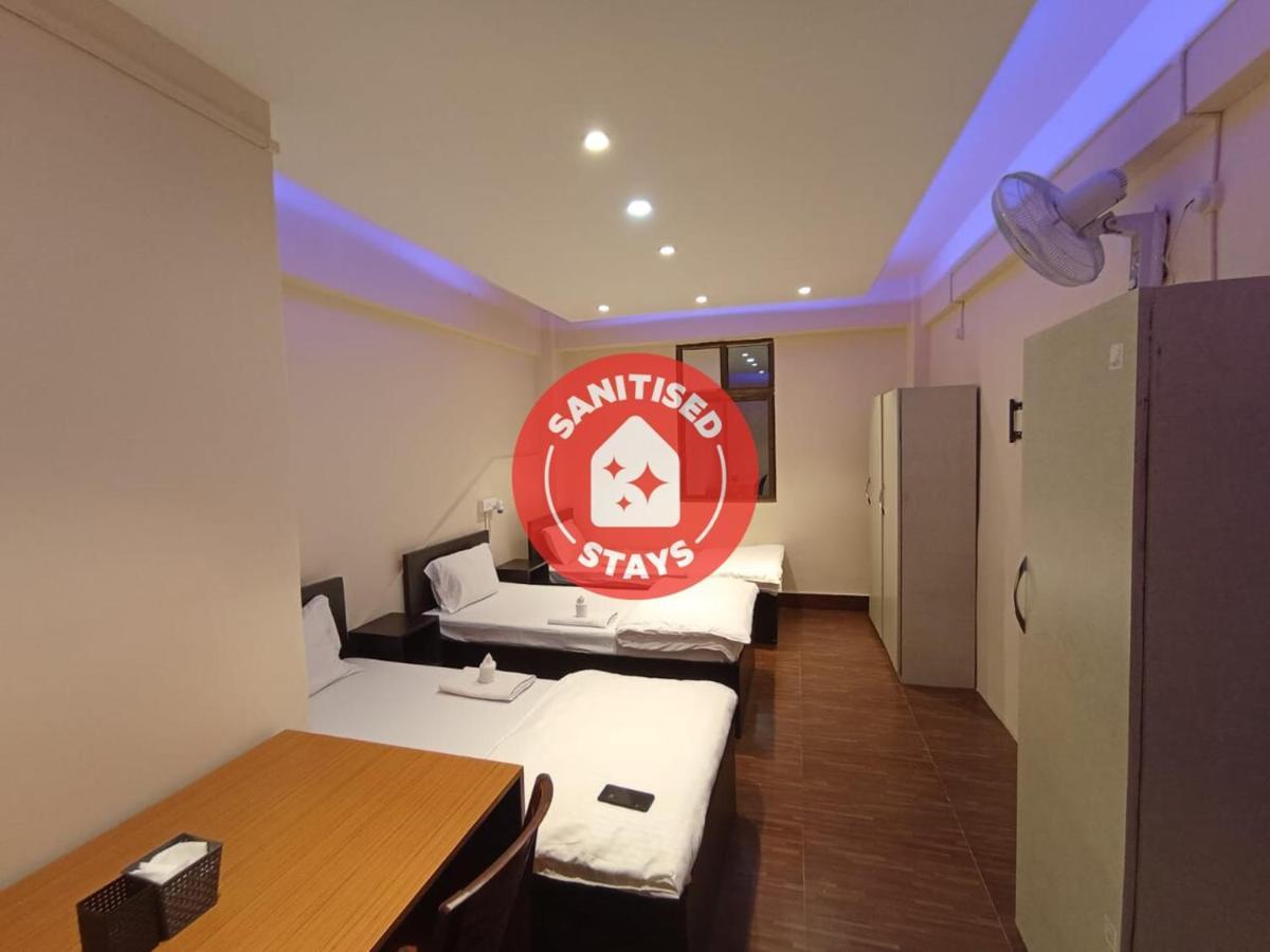 Oyo Thangal Hotel Imphal Buitenkant foto